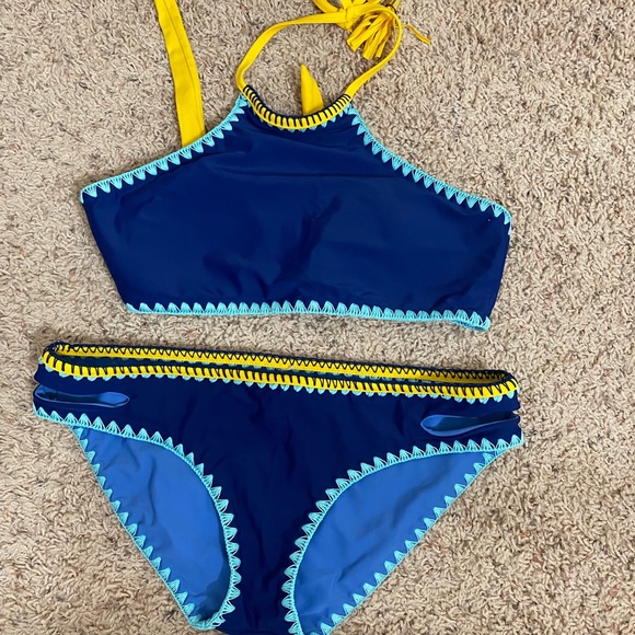 Jessica Simpson whipstitch reversible bikini - Picture 9 of 10